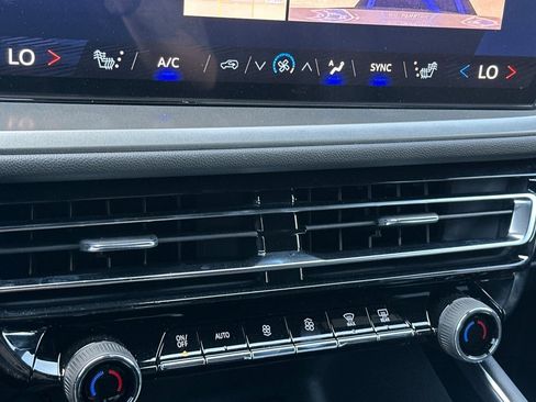 New 2025 Chevrolet Traverse LT w/ Enhanced Driving Package image 24