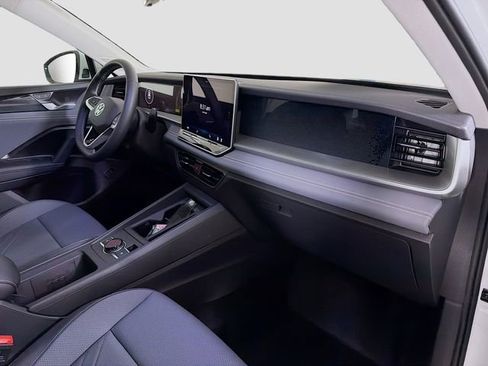 New 2026 Volkswagen Tiguan SE image 29