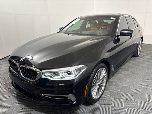 Used 2020 BMW 530i w/ Premium Package RWD image 2