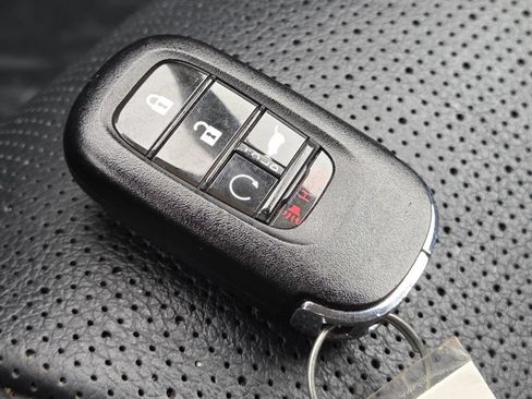 Used 2024 Honda Pilot Elite image 39