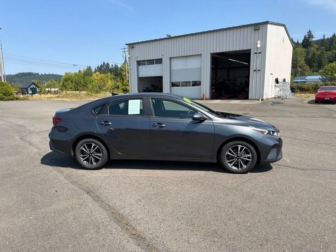 Used 2024 Kia Forte LXS FWD image 6