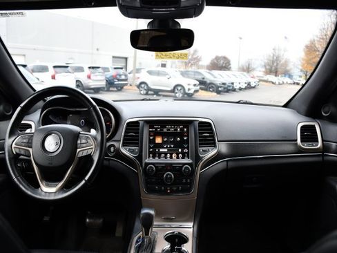 Used 2017 Jeep Grand Cherokee Limited w/ Luxury Group II image 17