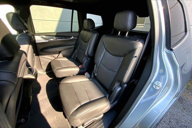 Used 2024 Cadillac XT6 Premium Luxury w/ Technology Package AWD/4WD image 26