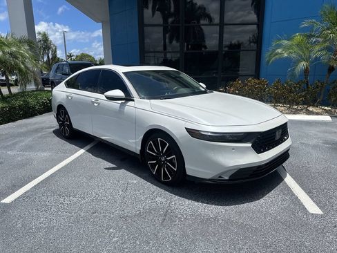 Used 2024 Honda Accord Touring image 2