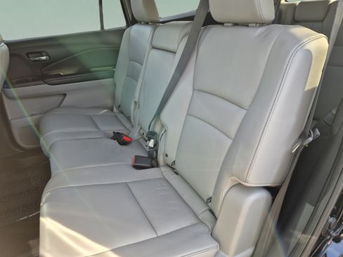 Used 2017 Honda Pilot EX-L image 17