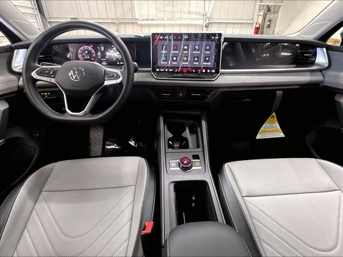 New 2026 Volkswagen Tiguan SE AWD/4WD image 5