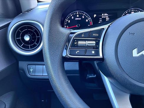 Used 2022 Kia Forte LXS image 26