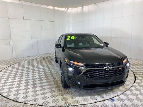 Used 2024 Chevrolet Trax RS w/ Driver Confidence Package FWD image 1