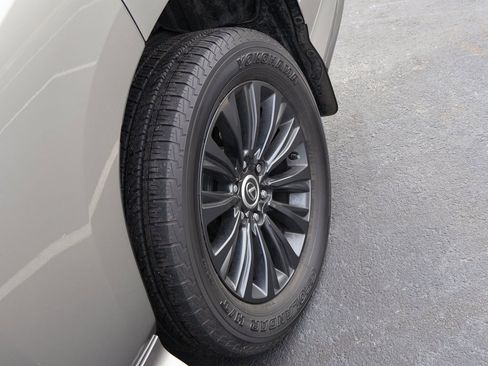 Used 2021 Lexus GX 460 Premium w/ Accessory Package image 40