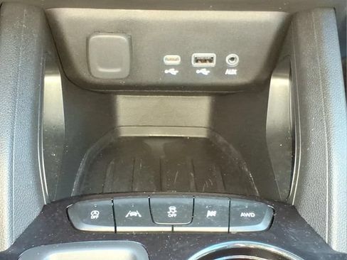 Used 2023 Chevrolet TrailBlazer LT w/ Convenience Package AWD/4WD image 21