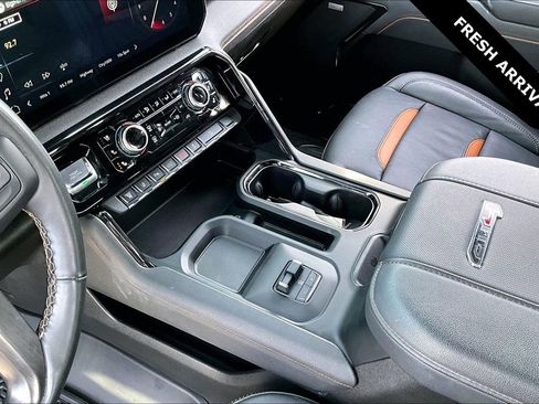 Used 2025 GMC Sierra 2500 AT4 w/ AT4 Premium Plus Package image 18