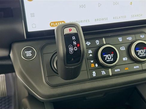 New 2026 Land Rover Defender 110 X-Dynamic SE image 19