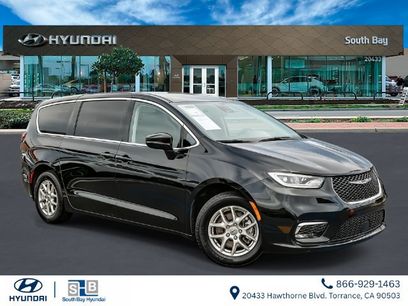 Used 2024 Chrysler Pacifica Touring-L