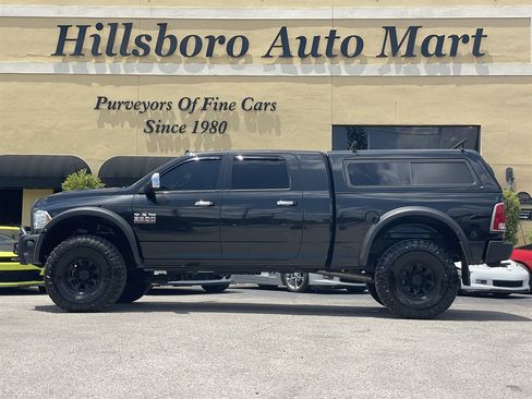 Used 2018 RAM 3500 Laramie w/ Convenience Group AWD/4WD image 6