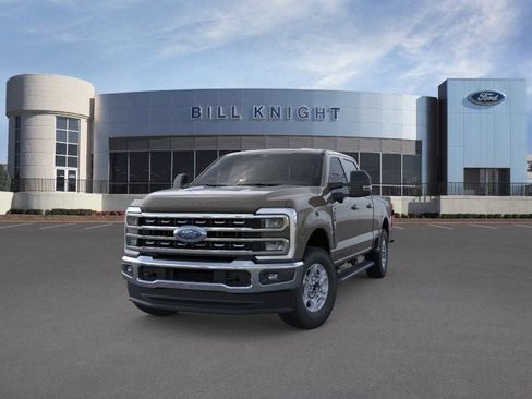 New 2026 Ford F250 XLT w/ XLT Premium Package AWD/4WD image 3