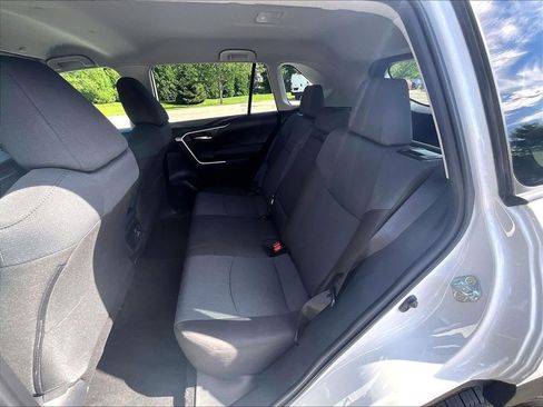 Used 2025 Toyota RAV4 XLE AWD/4WD image 15