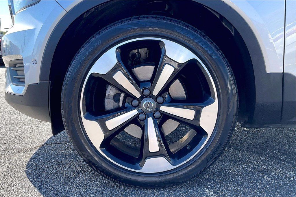 Used 2019 Volvo XC40 T5 Momentum AWD/4WD image 10