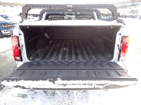 Used 2025 Chevrolet Colorado ZR2 w/ Technology Package image 9