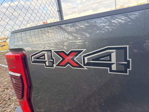 Used 2020 Ford F250 Lariat w/ Chrome Package image 18