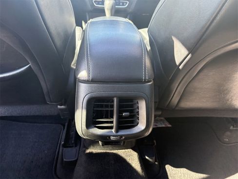 Used 2015 Jeep Cherokee Limited w/ Luxury Group image 26