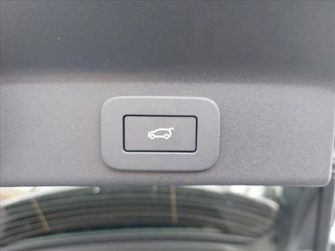 New 2026 Jaguar F-PACE R-Dynamic S image 10