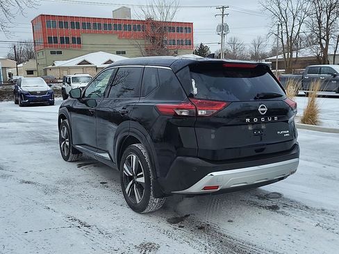 Used 2023 Nissan Rogue Platinum image 5
