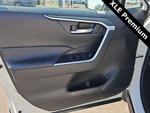 Used 2022 Toyota RAV4 XLE Premium image 27