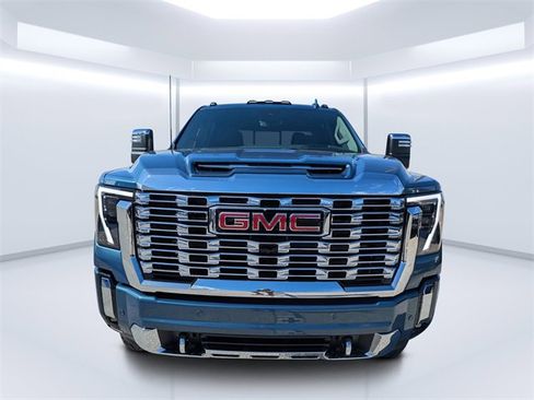 New 2026 GMC Sierra 2500 Denali w/ Denali Reserve Package image 9