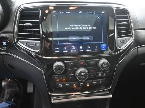 Used 2019 Jeep Grand Cherokee High Altitude RWD image 9