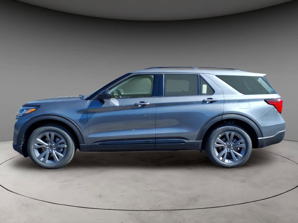 New 2026 Ford Explorer Active w/ Active Comfort Package AWD/4WD image 2