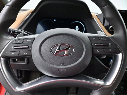 Used 2021 Hyundai Sonata Limited w/ Preferred Accessory Package FWD image 17