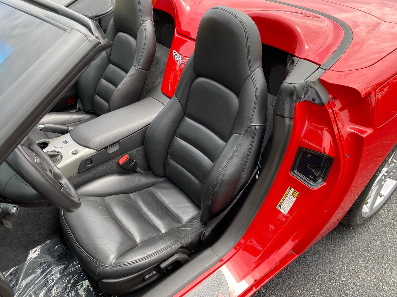 Used 2005 Chevrolet Corvette Convertible w/ Preferred Equipment Group RWD image 21