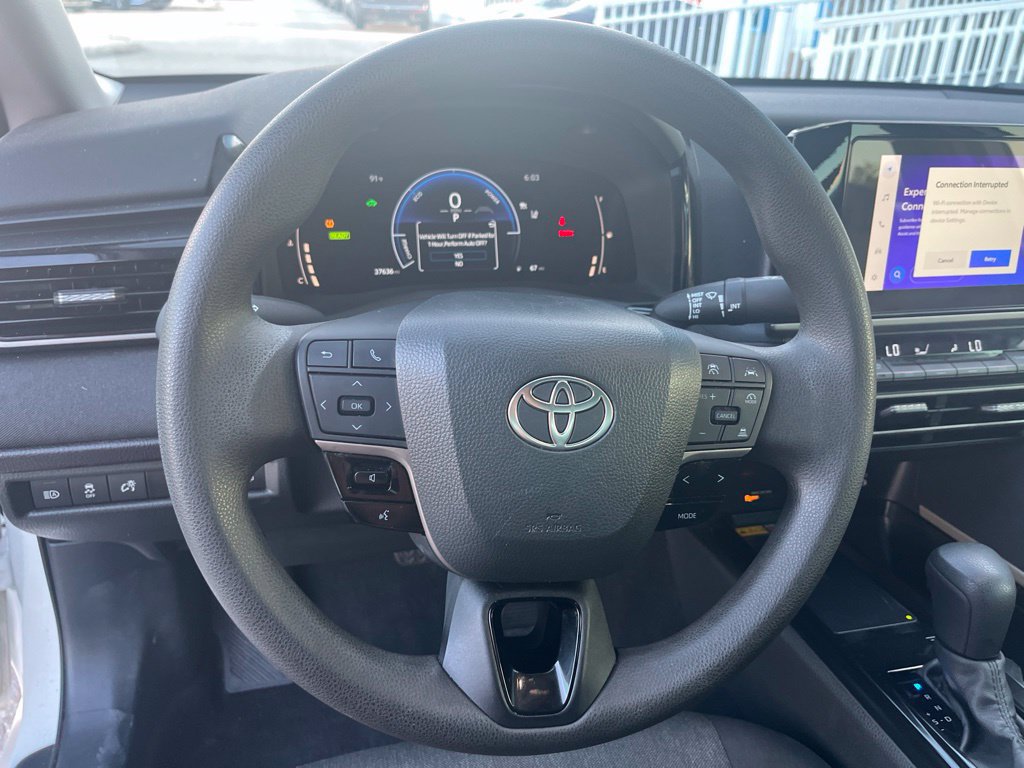Used 2025 Toyota Camry LE FWD image 11