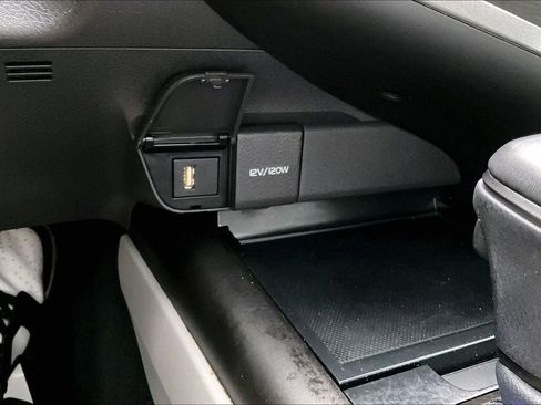 Used 2024 Toyota Camry SE FWD image 27