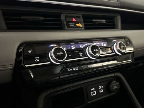 Used 2023 Honda Pilot Touring image 18