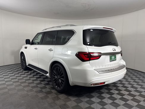 Used 2024 INFINITI QX80 Premium Select w/ All-Season Package RWD image 3