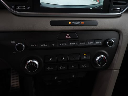 Used 2020 Kia Sportage S image 22