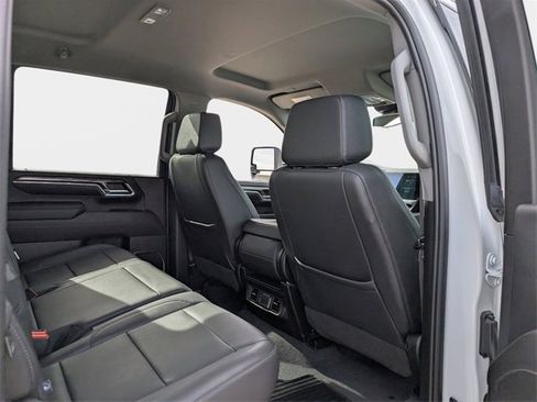 Used 2024 Chevrolet Silverado 2500 LTZ image 8