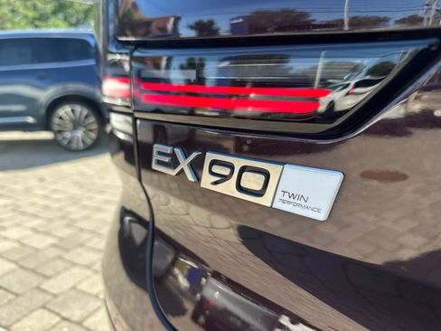 Used 2025 Volvo EX90 Ultra AWD/4WD image 38