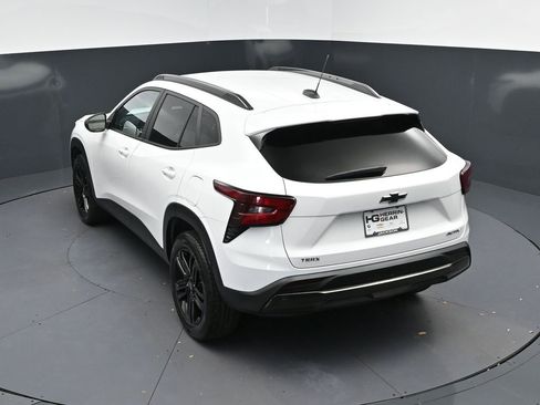 Used 2024 Chevrolet Trax ACTIV w/ Driver Confidence Package image 33