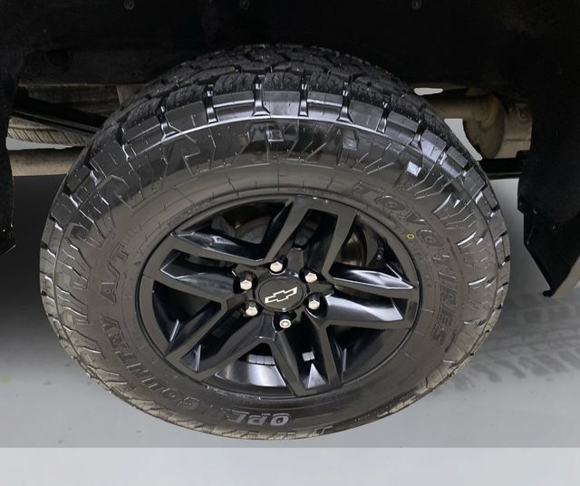 Used 2022 Chevrolet Silverado 1500 LT Trail Boss w/ Bed Protection Package AWD/4WD image 17