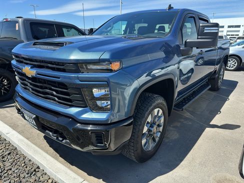 Used 2025 Chevrolet Silverado 2500 Custom w/ Custom Convenience Package AWD/4WD image 1