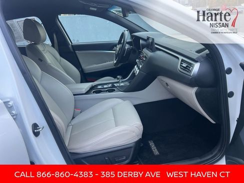 Used 2023 Genesis G70 2.0T image 15