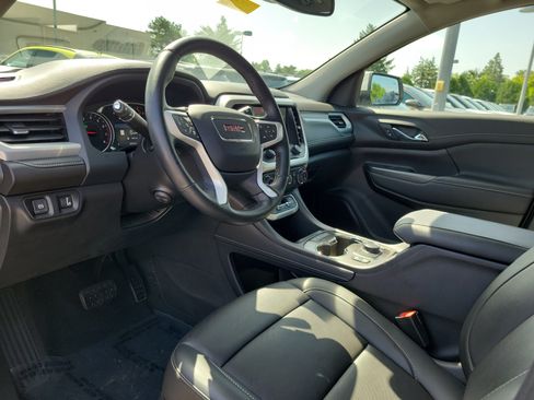 Used 2023 GMC Acadia SLT w/ Preferred Package FWD image 19
