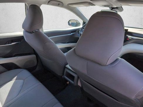 Used 2022 Toyota Camry LE image 21