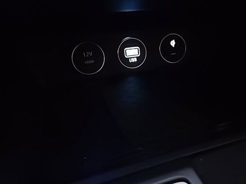 Used 2025 Genesis G70 2.5T w/ Sport Prestige Package image 16