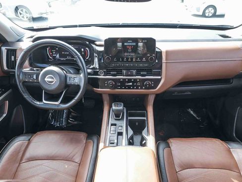 Used 2022 Nissan Pathfinder Platinum w/ Lighting Package (N92) FWD image 13