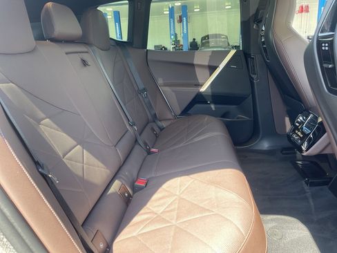 Used 2022 BMW iX xDrive50 w/ Sport Package image 26