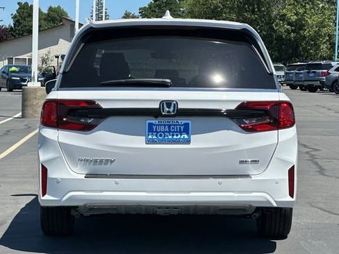 New 2026 Honda Odyssey Touring image 5