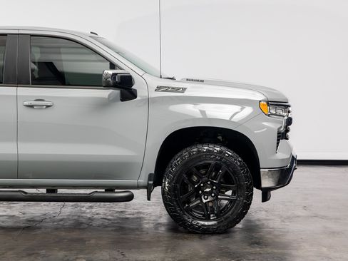 Used 2024 Chevrolet Silverado 1500 LT AWD/4WD image 23